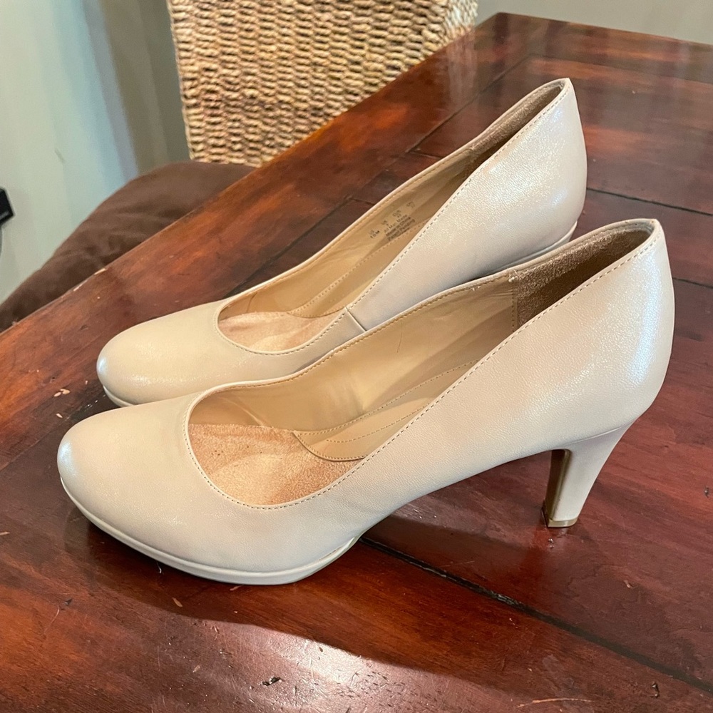Naturalizar Womens Pumps size 10